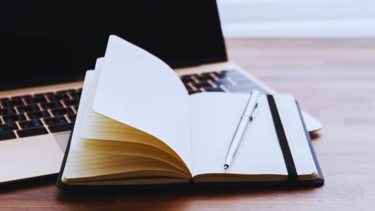 LinkedIn Strategy: Attract the Right Clients with Content